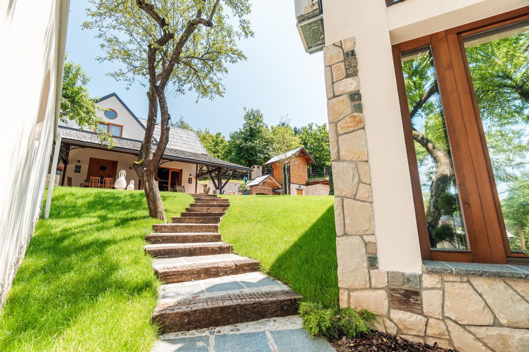 Toplik Village Resort Lukavica ภายนอก รูปภาพ